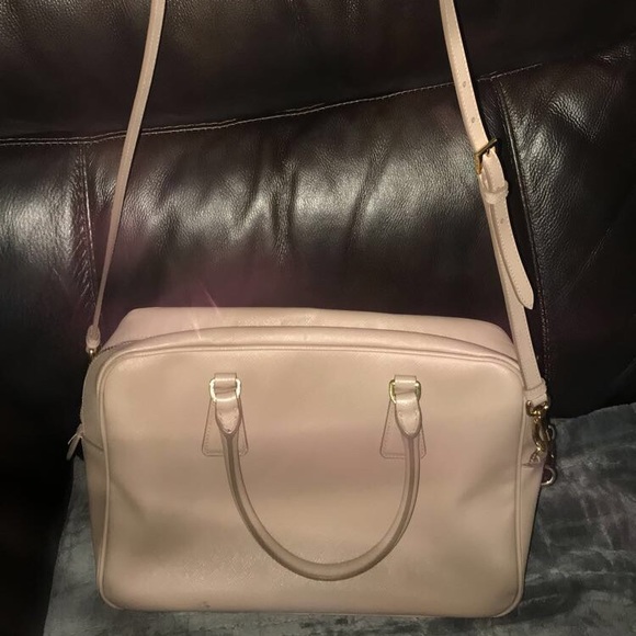 Prada purse - Picture 2 of 8